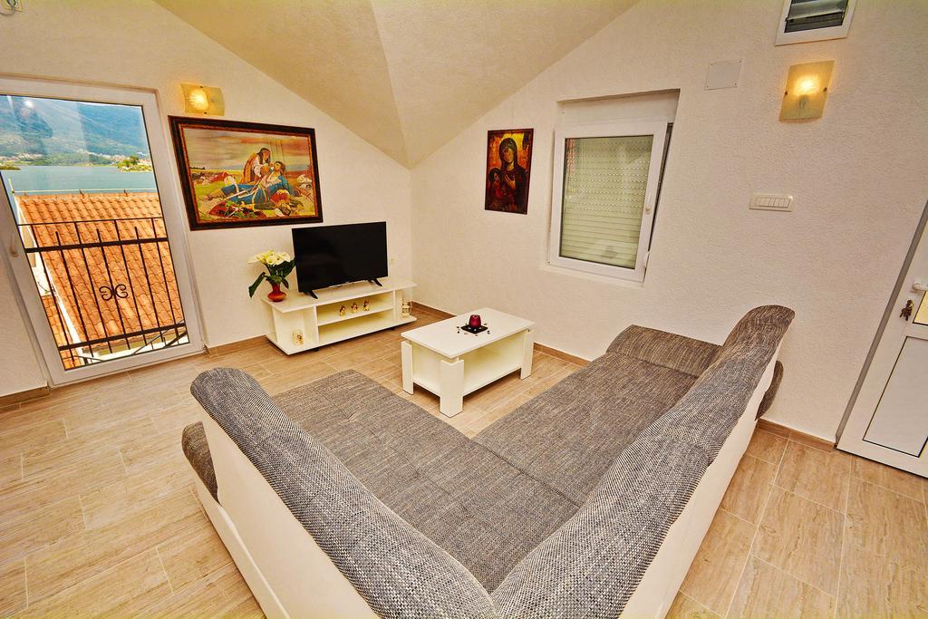 Apartments Bella Di Boka Tivat Exterior photo