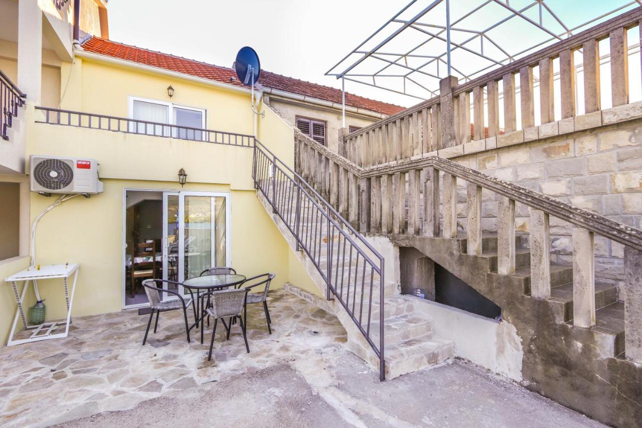 Apartments Bella Di Boka Tivat Exterior photo