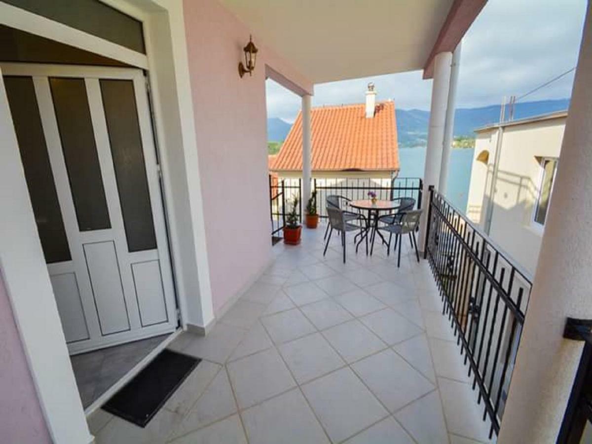 Apartments Bella Di Boka Tivat Exterior photo
